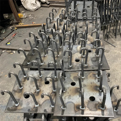 图纸中如何确定嘉峪关预埋件的位置？